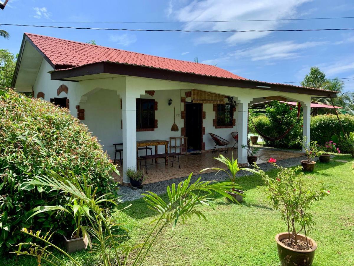 Lovely Garden Villas Pantai Cenang  Bagian luar foto