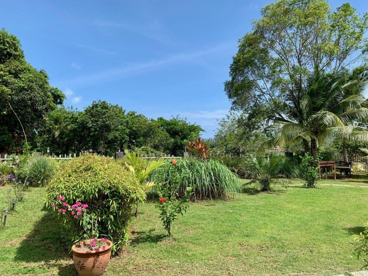 Lovely Garden Villas Pantai Cenang  Bagian luar foto